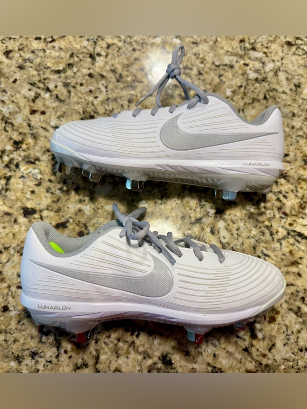 NEW Nike Zoom Dragon White & Light Gray Softball Cleats Size 7